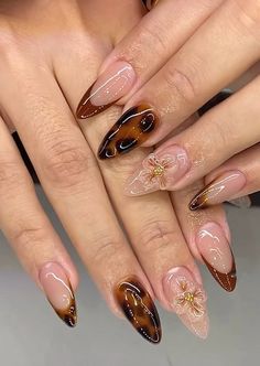 #fallnails #fallnailart #naildesign Nails Con Relieve, Nail Inspo For Fall, Quilted Nails, Red And Gold Nails, Girly Acrylic Nails, Casual Nails, Simple Acrylic Nails, Pretty Gel Nails, Acrylic Nails Coffin Pink