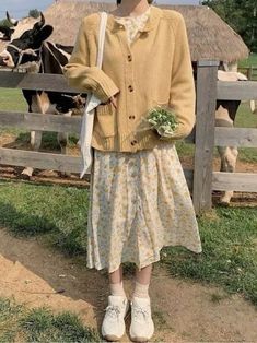 Vintage Outfit Aesthetics, Cottage Style Outfits, Modest Outfit Aesthetic, Comfy Korean Outfits, Cottagecore Outfits, Cottagecore Fashion, Korean Outfits, Modest Outfits, Aesthetic Fashion