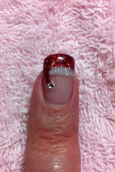 Santa Hat Nails, Nail Art Noel, Santa Nails, Unghie Nail Art, Manicure Gel, Christmas Nail Art Designs, Xmas Nails, Christmas Nail Designs, Christmas Nail Art