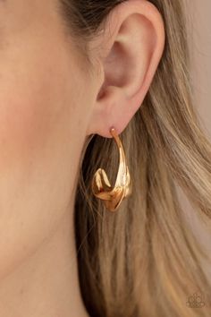 Featuring a high-sheen, a chunky gold hoop is melted and molded into a bold, modern design. Earring attaches to a standard post fitting. Hoop measures approximately 1" in diameter. Sold as one pair of hoop earrings. Modern Hoop Earrings, Easy Jewelry, Paparazzi Accessories, Paparazzi Jewelry, Modern Earrings, Jewelry Cleaner, Gold Hoop, Silver Hoops, Gold Hoop Earrings