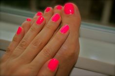 Beachy Dip Powder Nails, Down South Nails, Nail Color For Beach Vacation Summer, Hot Pink Toes Nails, Neon Pink Toe Nails, Pedicure Ideas Summer 2024 Pink, Beach Nails Coral, Bright Pink Toe Nails, Beach Toe Nail Colors