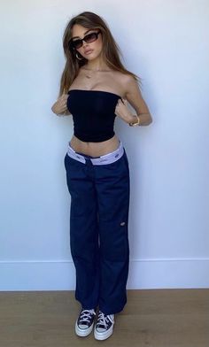 Sits slightly below waist; traditional fit in seat and thigh; straight leg Madison Beer Dickies Pants, Madison Beer Y2k Outfits, Madison Beer Dickies, Madison Beer Baggy Jeans, Madison Beer Cargo Pants, Madison Beer Tube Top, Maddison Beer Aesthetic Outfits, Baggy Clothes Inspo Summer, Madison Bear Outfits