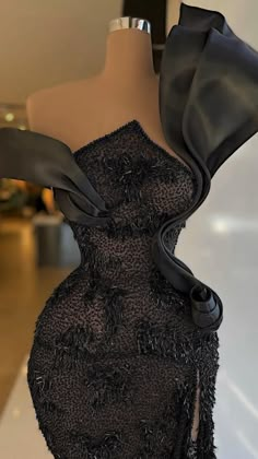 Dress With Tail, Prom Dresses Strapless, Celebrity Party, Dazzling Dress, Strapless Evening Dress, Strapless Prom Dresses, Haute Couture Dresses, Black Prom