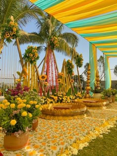 Top 20 Haldi Decor Ideas To Charm Your Haldi Ceremony Haldi Theme, Haldi Decorations, Haldi Decor Ideas, Haldi Ideas, Haldi Decoration Ideas, Haldi Ceremony Decorations, Small Wedding Decor, Haldi Decoration, Mehendi Decor Ideas