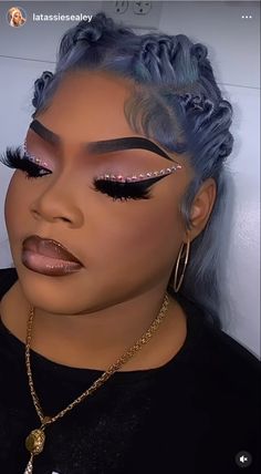 Makeup Bleu, Birthday Makeup Looks, Brown Girls Makeup, Glitter Makeup Looks, Prom Makeup Looks, Makeup Sets, Cute Eye Makeup, Makeup For Black Skin, Magical Makeup