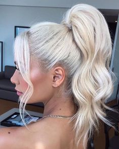 Ponytail hairstyles High Pony With Side Bangs, High Ponytail With Curtain Bangs, Winx Redesign, Highlights Bob, High Ponytail Hairstyles, Blonde Ponytail, Ball Hairstyles, Updo Hairstyle, A Ponytail