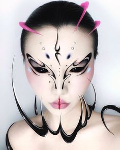 Awesome MUA on Instagram: "MUA: @yanfannng" Unconventional Makeup, Futuristic Makeup, Fashion Show Makeup, Graphic Makeup, Heavy Makeup, Swag Makeup, Drag Makeup, Ethereal Makeup