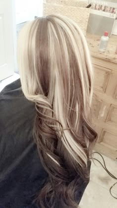 #hairbymarieberdugo #houstonhairstylist For appts (979) 480-3057 Summer Hair Highlights For Brunettes, Highlights For Brunettes, Summer Hair Highlights, Summer Balayage, Hair Color Streaks, Color For Brunettes, Hair Color For Brunettes, Hair Streaks