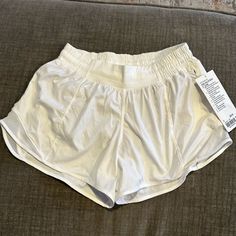 White Lululemon Shorts New With Tags, Size 6. White Lulu Shorts, 2025 Wishlist, White Lululemon Shorts, Shorts Lululemon, Lululemon Shorts, Shorts Athletic, White Cream, Athletic Shorts, Cream White