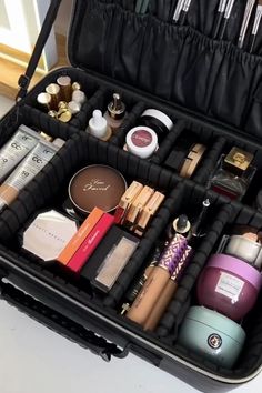 Your New Luxury Travel Makeup Bag Makeup Bags Aesthetic, Makeup Kit Bag, Makeup Artist Bag, Inglot Makeup, Travel Makeup Kit, Makeup Layout, Beginner Makeup Kit