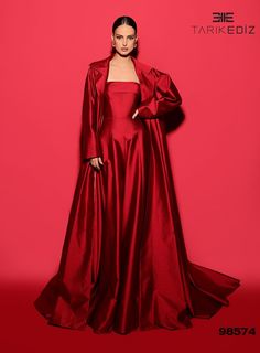 Tafetta Dress, Tarik Ediz Dresses, Cape Fashion, Long Cape, Elegant Jacket, Tarik Ediz, Wedding Jacket, Cape Style, Cape Jacket