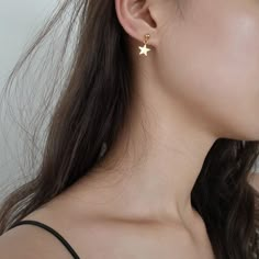 Piercings Aesthetic, Ear Ideas, 2020 Outfits, Pins Earrings, Minimalist Jewellery, Minimalist Accessories, Bracelets Design, Ear Pins, Bar Stud Earrings