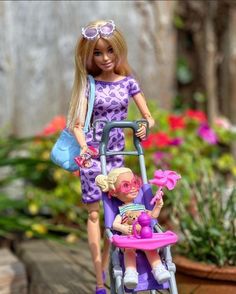 Barbie Dress Fashion, Barbie Dress, Amelie, Barbie Clothes, Hanging Out, Doll Toys