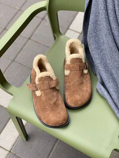 Upper: suede Linen: sheepskin  100% genuine materials Comfy, soft and really warm clogs/slippers 🤍 Seasons: autumn/spring/winter  Clogs run big, so we recommend to go size down, feet measurements are recommended 🙌 Fall Shoes Boots, Flat Winter Shoes, Winter Suede Slippers With Cushioned Footbed, Comfortable Winter Mules With Suede Lining, Winter Suede Clogs With Leather Footbed, Winter Suede Clogs With Rubber Sole, Winter Slip-on Clogs With Leather Footbed, Winter Leather Footbed Slip-on Clogs, Comfortable Mules With Leather Footbed For Winter