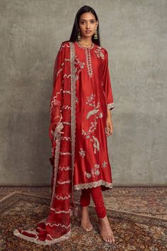 Buy Maroon Velvet Kurta Set For Women by PUNIT BALANA Online at Aza Fashions. Suits For Women Indian, Silk Kurta Set, Bridal Lehenga Designs, Jayanti Reddy, Red Kurta, Classy Suits, Kurta Designs Women