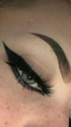 Eyeliner Grunge, Alt Makeup, Emo Makeup, Dark Makeup