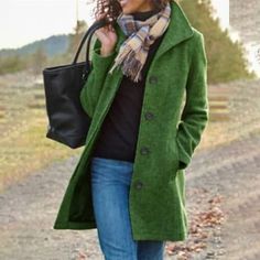 Daily Street Style, Mode Mantel, Wool Coat Women, Single Breasted Coat, Winter Outerwear, Wool Peacoat, Green Coat, Woolen Coat, Samoa