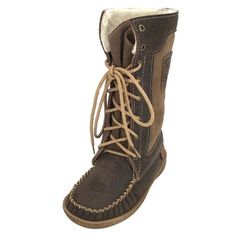 Women's Moccasin Boots & Mukluks Womens Moccasin Boots, Winter Moccasins, Techwear Aesthetic, Chippewa Boots, Mukluk Boots, Minnetonka Boots, Warm Winter Boots, Casual Ankle Boots, Native American Style