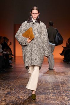 Stylish Fall Outfits, Walk This Way, Winter Mode, Fall 2024, Milan Fashion, Bottega Veneta, Fashion News, Celebrity Style