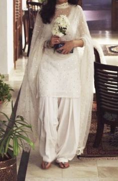 Mahira Khan Dresses, Simple Indian Suits, Outfits Indian, Mahira Khan