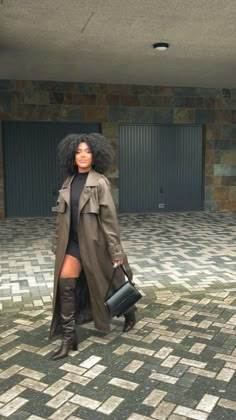 Casual Blazer Outfits Black Women, Night Out Outfit All Black, Chic Shoes Women, Black Women Outfits Winter, October Dresses, Outfit Inspo Black Women, Inspo Pics Instagram, Street Chic Outfits, Haircut Selfie