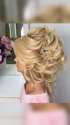 Wedding Party Updo Hairstyles, Hairdos For Brides, Wedding Women Hairstyle, Big Bridal Updo, Snow Queen Hairstyles, Updue Hair Styles For Wedding, Hair Styles For Bobs For Women, Elegant Hairstyles For Wedding, Detailed Updo