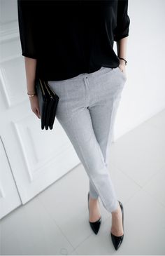 classico Light Grey Pants Outfit, Grey Pants Outfit, Young Professional Outfits, Work Chic, Business Outfit, Van Cleef Arpels, Inspired Outfits