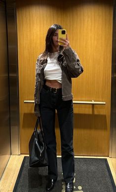 Kendall Jenner Jeans, Bar Outfit Night, Stile Kendall Jenner, Kendall Jenner Street Style, Kendall Style, Kendall Jenner Outfits, Jenner Outfits, Kendall And Kylie