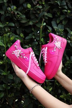 Embroidered Blossom Flower Patch Custom Hot Pink Air Force 1 – solecraftstudio Pink Sneakers Outfit, Floral Nikes, Rave Shoes, Pink Sneakers