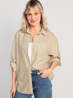 Spread collar, with button-down fastening.  Long drop-shoulder sleeves, with buttoned cuffs.  Front patch pocket.  Seamed back yoke.  Curved hem.  Soft, silicone-washed 100% cotton-twill.  All-over stripe print.  Oversized fit through body.  Women's Striped Flannel Outfits, Womens Button Down, Tan Striped Shirt Outfit, Striped Boyfriend Shirt Outfit, Trendy Shirt With Pockets And Shirttail Hem, Everyday Collared Shirt With Roll-up Sleeves, Everyday Button-up Shirt With Buttoned Pockets, Everyday Shirt With Button Closure And Lapel Collar, Fall Shirt With Rolled Long Sleeves