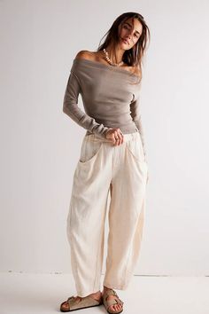 High Road Pull-On Barrel Pants | Free People Barrel Pants, Simple Sandals, High Road, White Linen Pants, Outfits Y2k, Plus Size Summer, Boho Casual, Moto Boots, Pull On Pants