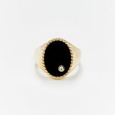 From designer Yvonne Léon, this gemstone gold oval signet ring is available in mother of pearl and onyx. A staple to have for every day wear. 9k yellow gold Gemstone = 1 carat Diamond = 0.015 carat Magnum Ice Cream, Oval Signet Ring, Stephanie Gottlieb, Candy Buttons, Bubble Necklaces, 1 Carat, Signet Ring, Mother Of Pearl, Ring Earrings