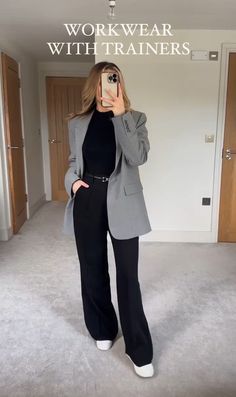 Interview Outfit Blazer, Outfit Miercoles, Black Corporate Outfit, Thesis Defense Outfit, Semi Casual Outfit Women, Bussines Casual Woman, Semi Formal Mujer, Outfit Formal Mujer, Outfit Elegantes