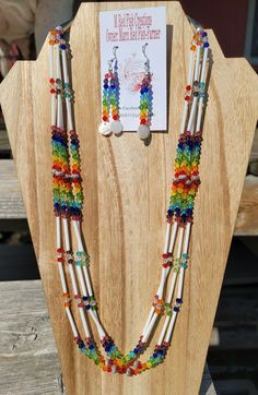 Native American hand made necklace for daily or special occasion wear. Made with all glass beads. Native Beaded Necklace, Native Fashion, Bead Hair, Native Beading, Native Beading Patterns, Beaded Things, Bead Hair Accessories, Beaded Necklace Patterns, Native American Necklace