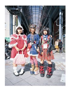 Harajuku Tokyo Japan, Lolita Outfits, 2000 Fashion, Tokyo Street Style, Asian Street Style, Dress Up Dolls, Tokyo Fashion