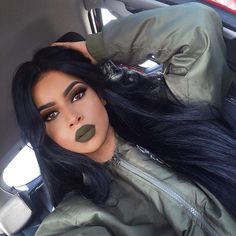 ριntєrєѕt: @αlrєadуtαkєnxσ♡ Green Lipstick Looks, Lipstick Looks, Green Lipstick, Green Lips, I Love Makeup, Flawless Makeup, Love Makeup, Pretty Makeup, Beautiful Makeup