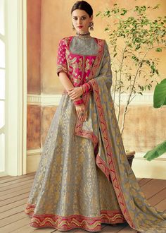 Grey and pink brocade silk Indian wedding lehenga choli 7806 Long Choli Lehenga, Grey Lehenga, Choli Blouse Design, Choli Design, Brocade Lehenga, Long Blouse Designs, Rajasthani Dress, Indian Wedding Lehenga, Rajputi Dress