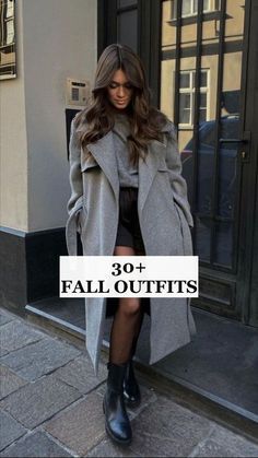 Preppy Sweater Outfits, Australian Winter Fashion, Outfits Los Angeles, Grey Sweater Outfit, Aesthetic Overalls, Outfit With Uggs, Chic Office Outfit, Girls Winter Outfits, Pumpkin Stand