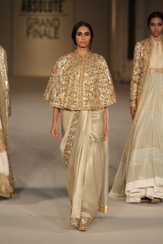 Rohit Bal Fashion Myths, Lakme Fashion Week 2016, Saree Wearing, Saree Wearing Styles, Desi Outfits, Saree Draping Styles, The Runaway, Modern Saree