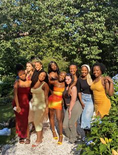 Girls Trip Aesthetic, Black Friendship, Miss Martian, Trip Aesthetic, Sisters Photoshoot, Women Friends, Aesthetic Brown, Cute Friend Photos, Bestie Goals