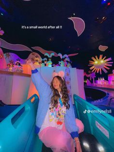 Disney Instagram Post Ideas, Disney World Matching Outfits, Disney Posts Instagram, Cute Disneyland Photo Ideas, Photo Spots At Disney World, Disney World Photo Spots, Disney World Pics, Disney Outfit Summer, Disney Trip Aesthetic