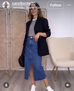 Denim Skirt Outfit Work Business Casual, Long Dark Denim Skirt Outfit, Mid Denim Skirt Outfit, Midi Jeans Skirt Outfit, Blue Denim Skirt Outfit, Mid Skirt Outfits, Black Denim Skirt Outfit