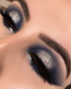 Blue And Gold Eyeshadow, Makeup Looks Dark, Dark Blue Eyeshadow, Navy Eye Makeup, Navy Blue Makeup, Gold Eyeshadow Looks, Ball Makeup, Gold Makeup Looks, Blue Makeup Looks