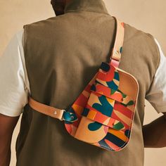 Over The Shoulder Carry, Leather Handbag Patterns, Thigh Bag, Unique Backpacks, Colorful Handbags, Leather Workshop, Stylish Handbags, Leather Projects