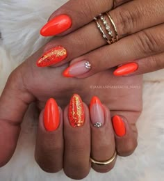 Nail Art Fluo Summer, Orange And Gold Nail Designs, Orange Gold Nails, Orange And Gold Nails, Peach Nail Designs, Beach Nails Art, Nail Art Orange, Summer Nails 2023, 2023 Beach