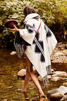 SHOPPING BAG: CAPES | Collage Vintage Mode Indie, Open Poncho, Blanket Poncho, Tunic Pattern, Into The Wild