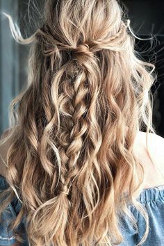 Need inspo for easy wedding hairstyles? Read the following article for tips for quick and easy DIY bridal hairstyles you can do at home! Handprint Christmas Ornaments, Handprint Ornaments, Handprint Christmas, Christmas Girls, Simple Wedding Hairstyles, Easy Hairstyles For Long Hair, Long Curly Hair, Long Curly