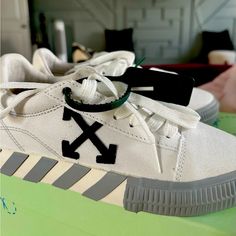 Off White New Size 37 Designer White Sneakers For Spring, Off White Virgil, Off White Shoes, White Shoes Sneakers, White C, Grey Women, White Shoes, White Nikes, White Sneakers