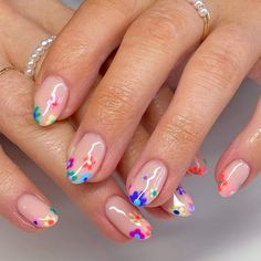 Floral Nail Design, Airbrush App, Subtle Nails, Minimal Nails, Floral Nail, Cute Gel Nails, Shellac Nails, Short Acrylic Nails Designs