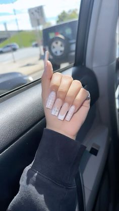 𝙵𝚘𝚕𝚕𝚘𝚠 @𝚖𝚒𝚗𝚍𝚘𝚏𝚖𝚒𝚓𝚊𝚑 . 🎀  #nails Gel X Acrylic Nails, Mail Sets Acrylic, Grad Picture Nails, Hispanic Nails Acrylic, Latina Nails White, A Rylic Nails, Matching Nails With Best Friend, Acrylic Nails Pretty, Tapered Square Nails